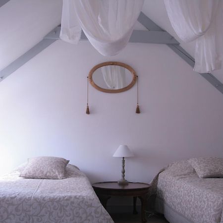 Domaine Des Douves Bed and Breakfast Ancy-le-Franc Exteriör bild