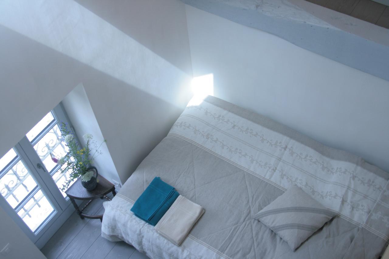 Domaine Des Douves Bed and Breakfast Ancy-le-Franc Exteriör bild