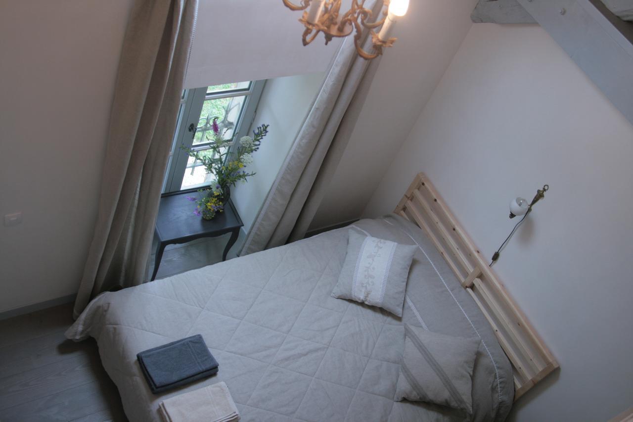 Domaine Des Douves Bed and Breakfast Ancy-le-Franc Exteriör bild