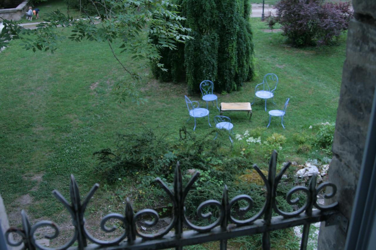 Domaine Des Douves Bed and Breakfast Ancy-le-Franc Exteriör bild