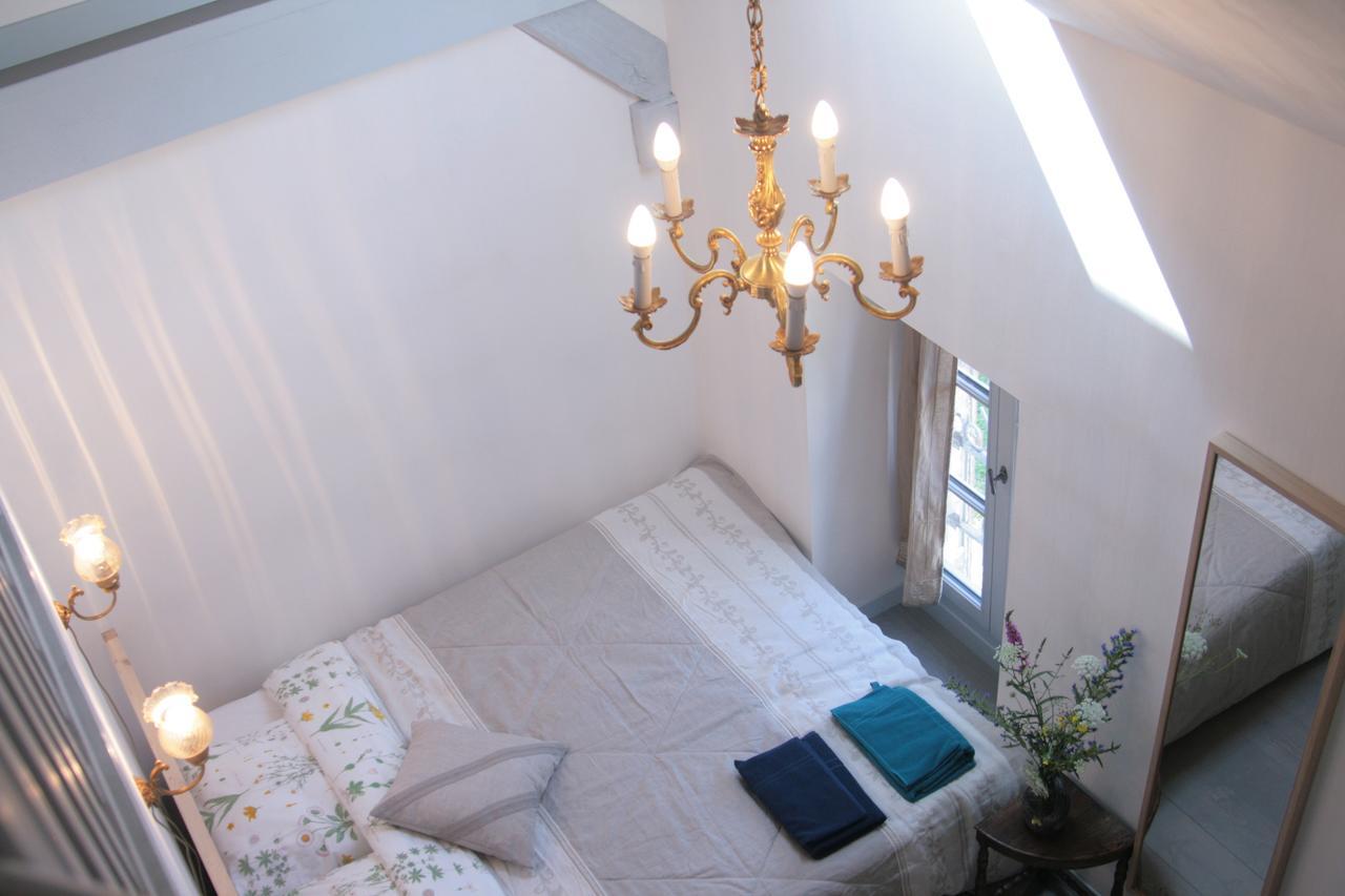 Domaine Des Douves Bed and Breakfast Ancy-le-Franc Exteriör bild