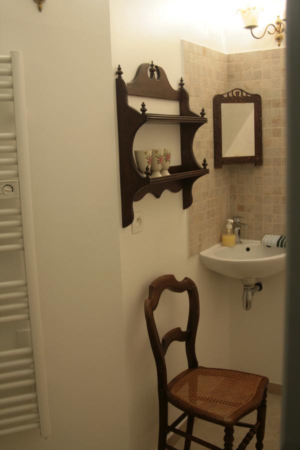 Domaine Des Douves Bed and Breakfast Ancy-le-Franc Exteriör bild
