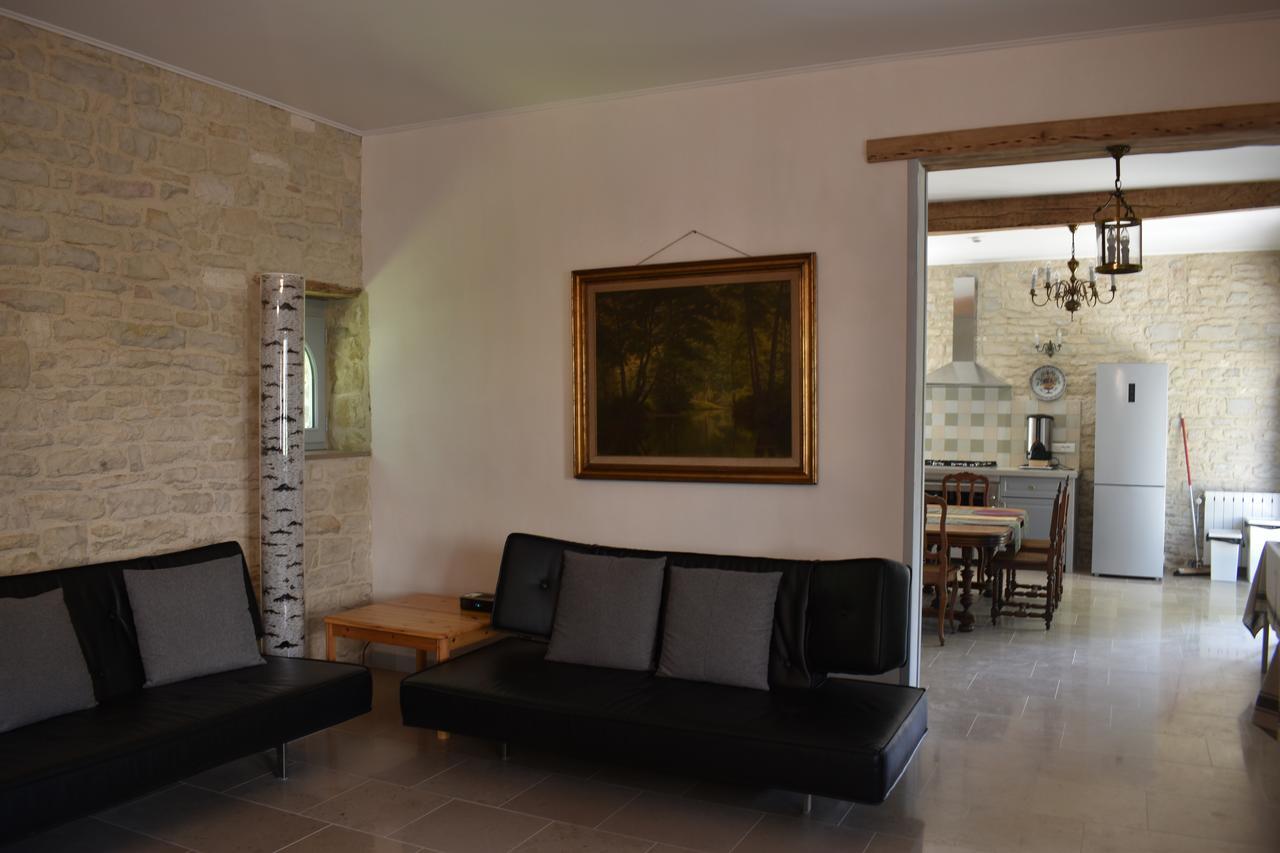 Domaine Des Douves Bed and Breakfast Ancy-le-Franc Exteriör bild