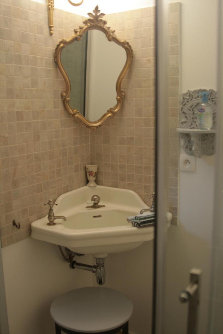 Domaine Des Douves Bed and Breakfast Ancy-le-Franc Exteriör bild
