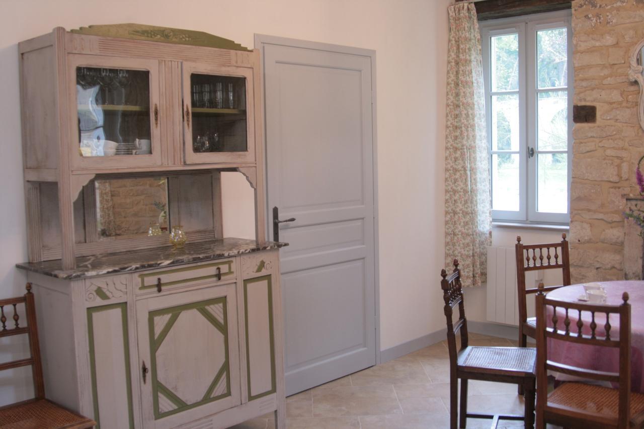 Domaine Des Douves Bed and Breakfast Ancy-le-Franc Exteriör bild
